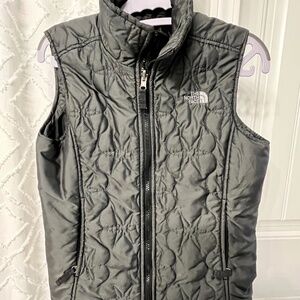The North Face Women Quilted Nylon Polyester Dark Gray Size Small Zip Vest